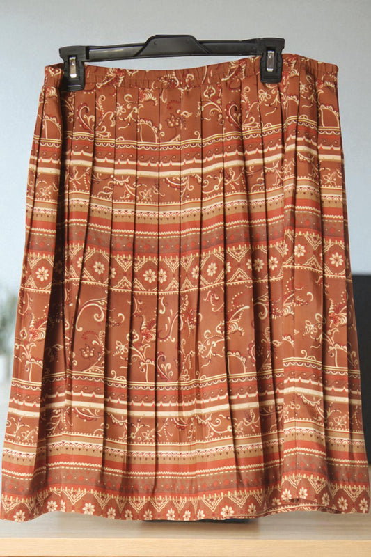Leslie Fay, Sz: L